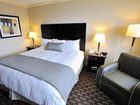 фото отеля Park Inn & Suites on Broadway Vancouver