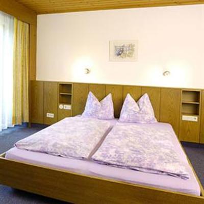 фото отеля Alpin Appartementhaus Kaprun