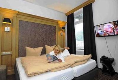 фото отеля Hotel Am Kurpark Bad Bertrich