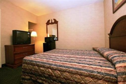 фото отеля Express Inn Towson