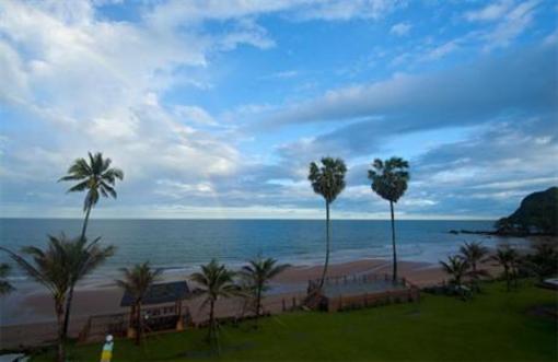 фото отеля Bansaithong Beach Resort