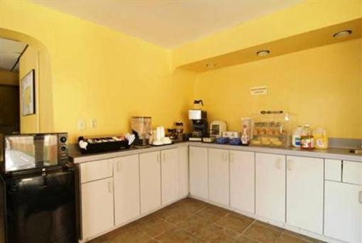 фото отеля Americas Best Value Inn - Dillon