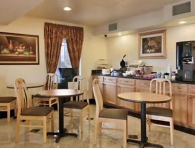 фото отеля Super 8 Deer Park