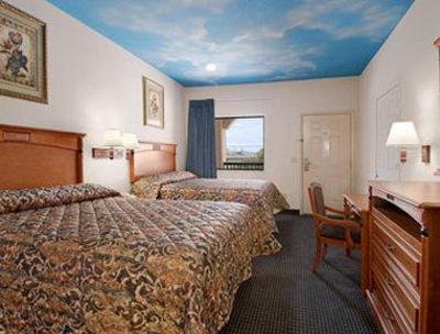фото отеля Super 8 Deer Park