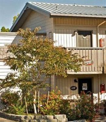 фото отеля Earthbox Motel & Spa