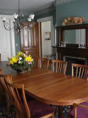 фото отеля Estabrook House Bed and Breakfast