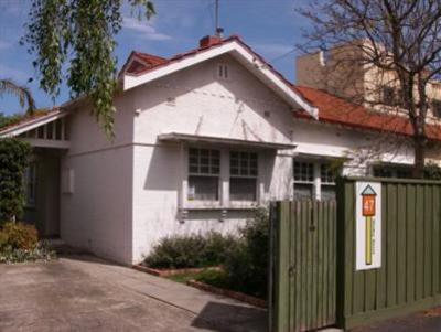 фото отеля 47 Shelley Street Guest House Melbourne