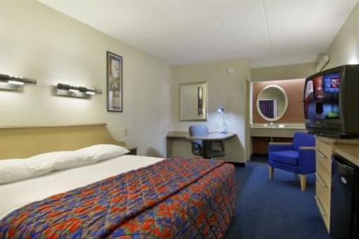 фото отеля Red Roof Inn St. Louis Westport