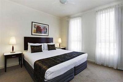фото отеля Quest Royal Gardens Apartments Melbourne