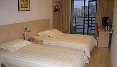 фото отеля Jinjiang Inn (Qingdao Zhongshan Road)