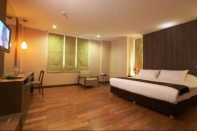фото отеля Ballys Studio Suites Silom Bangkok