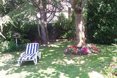фото отеля Hôtel Le Mas des Lilas Escolives-Sainte-Camille
