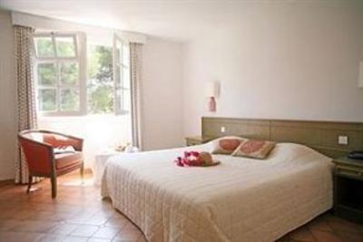 фото отеля Hotel Le Canoubie Six-Fours-les-Plages