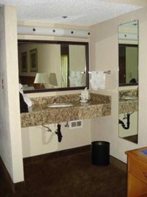фото отеля Embassy Suites Hotel Palm Desert Resort