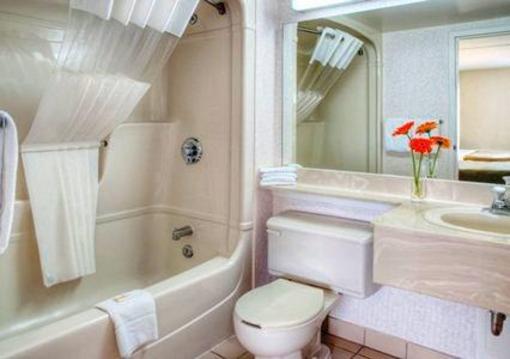 фото отеля Comfort Inn Airport East Ancienne-Lorette