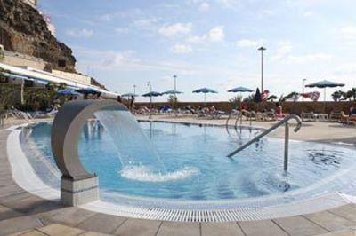 фото отеля Apartamentos Amadores Beach