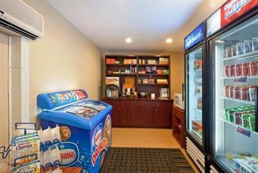 фото отеля Candlewood Suites Montreal Centre-Ville