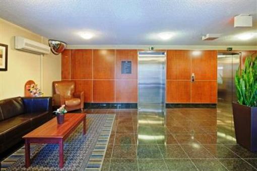 фото отеля Candlewood Suites Montreal Centre-Ville
