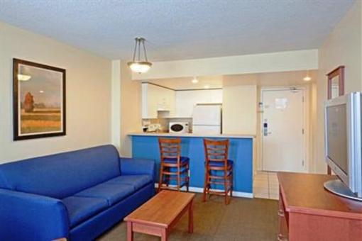 фото отеля Candlewood Suites Montreal Centre-Ville