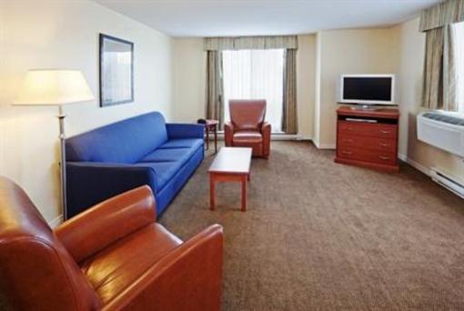 фото отеля Candlewood Suites Montreal Centre-Ville