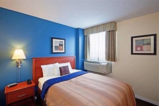 фото отеля Candlewood Suites Montreal Centre-Ville