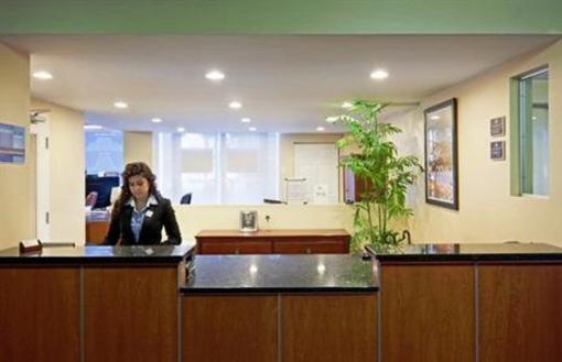 фото отеля Candlewood Suites Montreal Centre-Ville