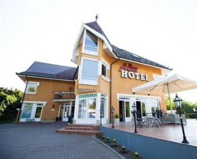 фото отеля Adler Hotel Siofok
