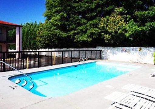 фото отеля Econo Lodge Thomaston