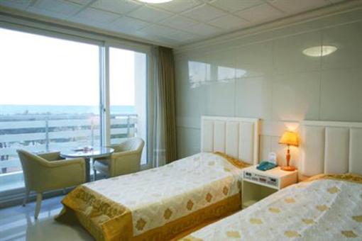 фото отеля Donghae Medical Spa Convention Hotel