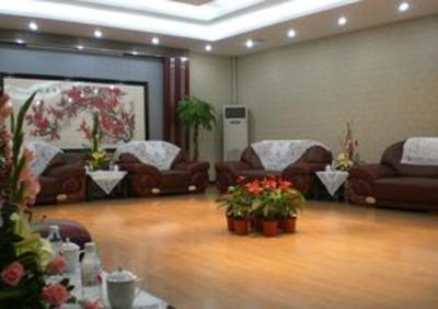 фото отеля Crowne International Business Hotel