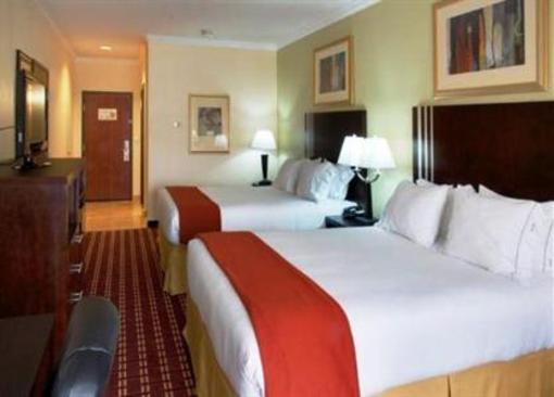 фото отеля Holiday Inn Express Hotel & Suites Sealy
