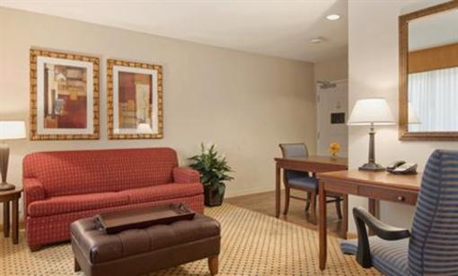 фото отеля Homewood Suites El Paso Airport