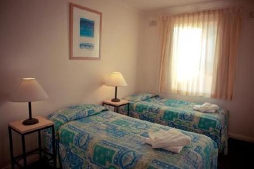 фото отеля Baybeachfront Apartments