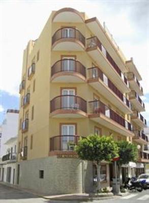 фото отеля Hostal Adelino Ibiza
