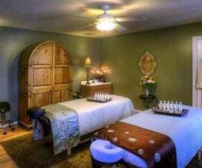 фото отеля Inn on Barons Creek