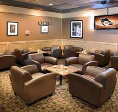 фото отеля Mayfield Inn and Suites Edmonton