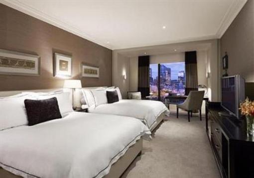 фото отеля Crown Promenade Hotel