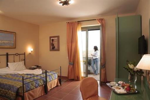 фото отеля Relais San Pietro Hotel Celenza Val Fortore