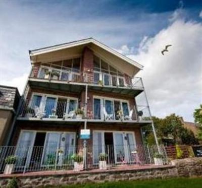 фото отеля Executive Beach Apartments