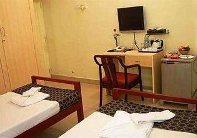 фото отеля Nakshatra - Chitranjan Road Hotel