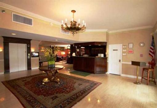 фото отеля Roslyn Claremont Hotel