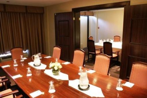 фото отеля Holiday Inn Toronto Mississauga