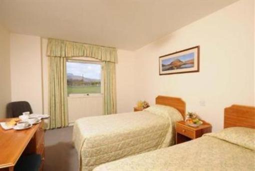 фото отеля Glenfield Hotel Ullapool