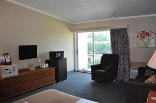 фото отеля Classic Inn & Suites West Boylston