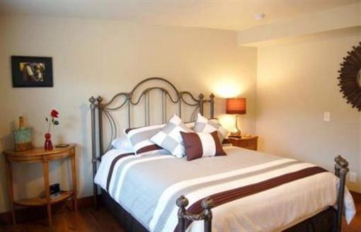 фото отеля Cedar House on Sound B&B