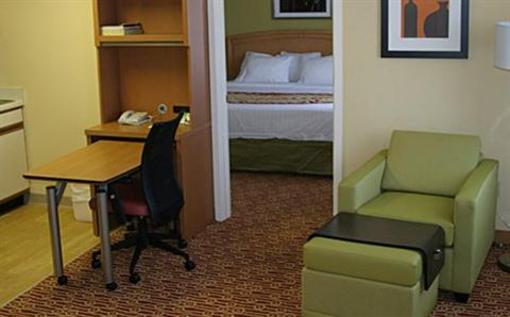 фото отеля TownePlace Suites Wichita East