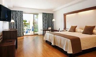 фото отеля Hipotels Cala Millor Park Aparthotel Sant Llorenc Des Cardassar