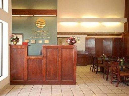 фото отеля Comfort Inn & Suites Moore