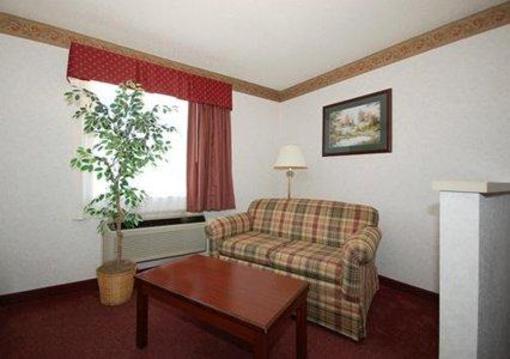 фото отеля Comfort Inn & Suites Moore