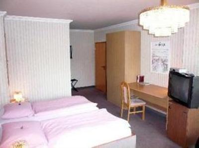 фото отеля Hotel Am Hallenbad Garni Ratingen